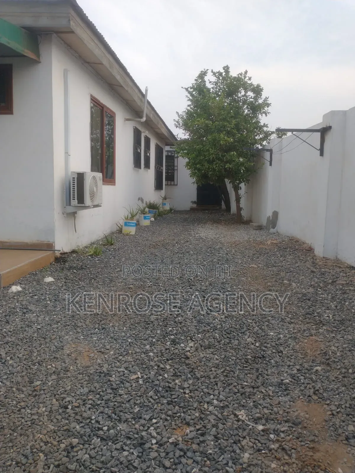 2bdrm Bungalow in Coca Cola for rent
