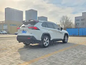Toyota RAV4 XLE Premium AWD 2020 White