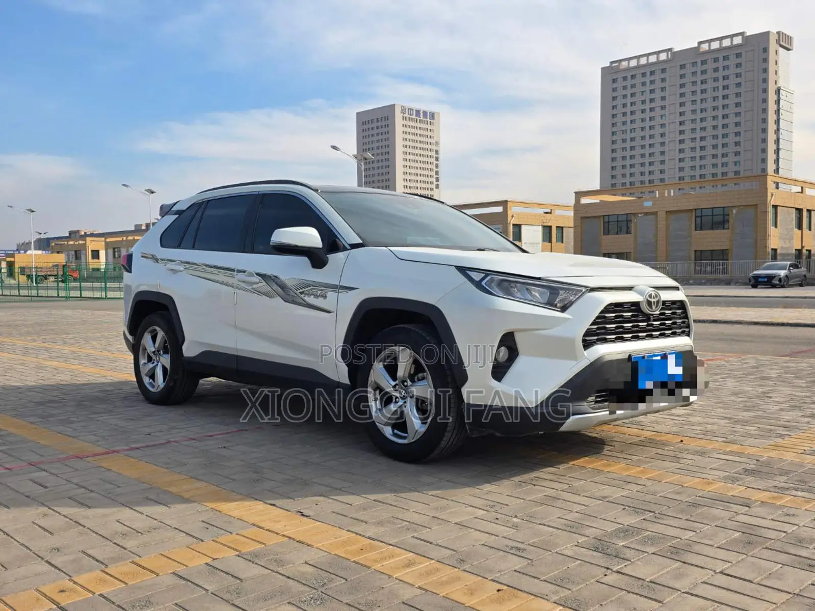 Toyota RAV4 XLE Premium AWD 2020 White