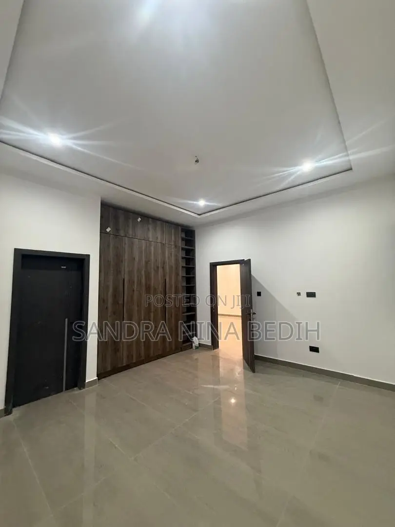 4bdrm Mansion in Santoe, East Legon for sale
