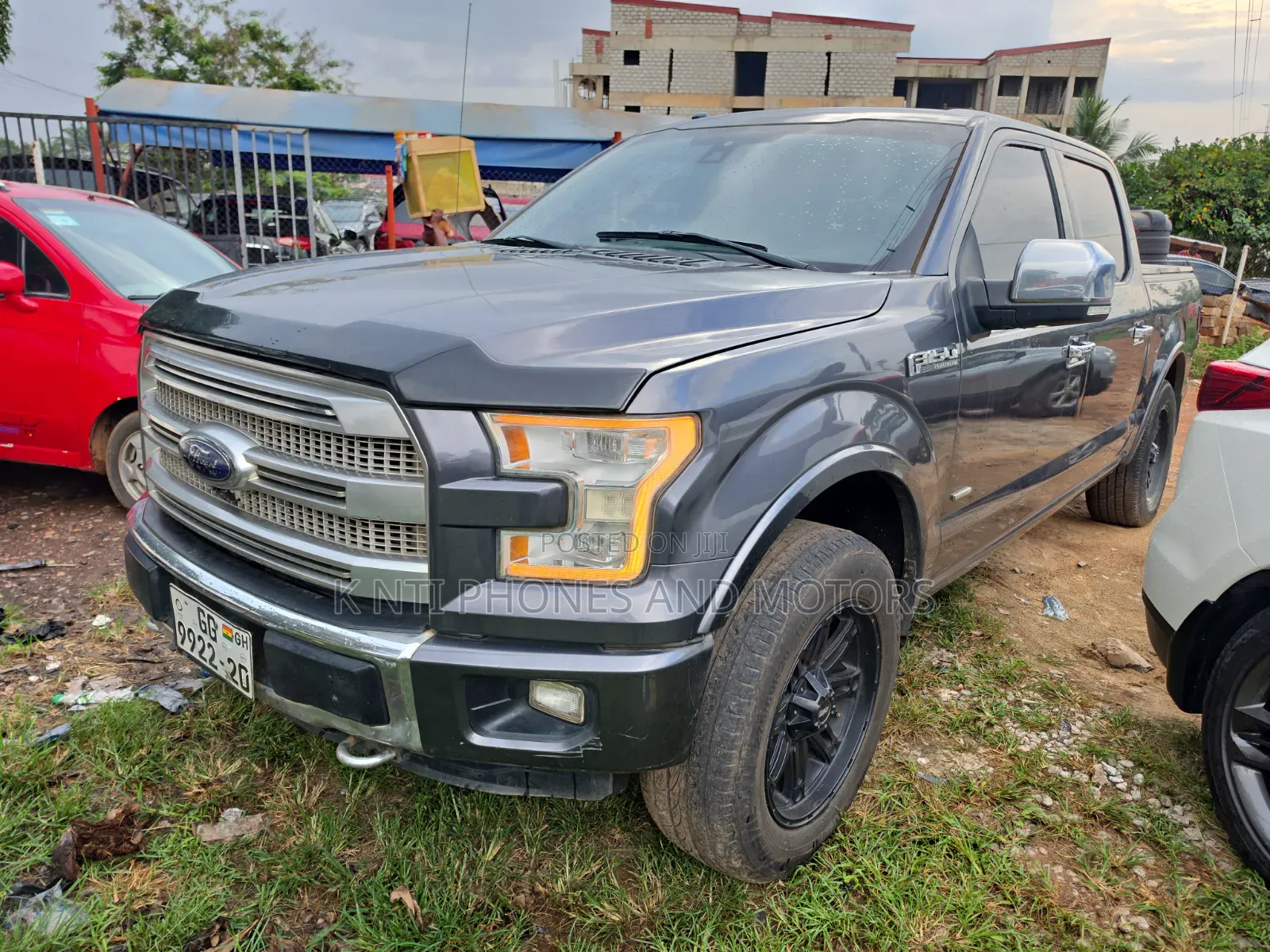 Ford F-150 Platinum 4x4 SuperCrew Cab Styleside 5.5 ft. box 145 in. WB