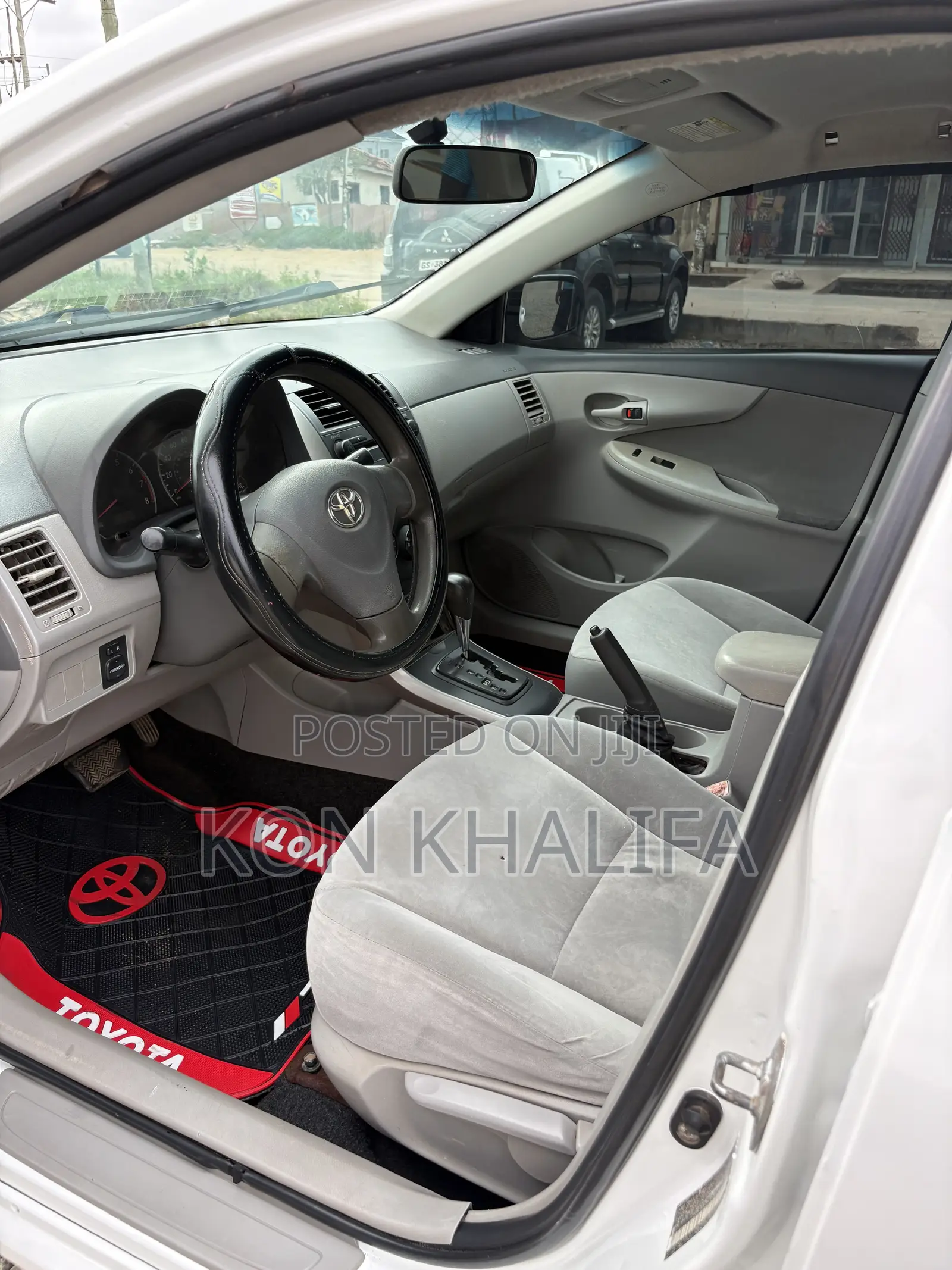 Toyota Corolla 2010 White