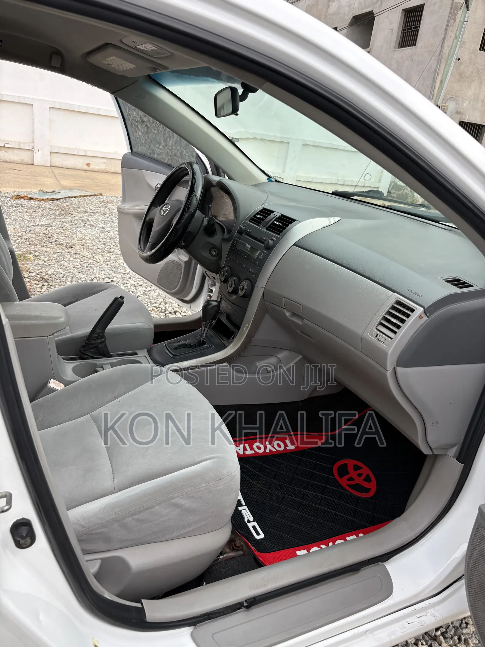 Toyota Corolla 2010 White