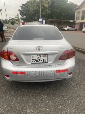 Toyota Corolla LE 4dr Sedan (1.8L 4cyl 4A) 2010 Silver