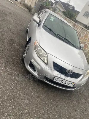 Toyota Corolla LE 4dr Sedan (1.8L 4cyl 4A) 2010 Silver