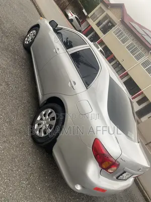 Toyota Corolla LE 4dr Sedan (1.8L 4cyl 4A) 2010 Silver