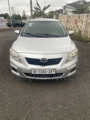 Toyota Corolla LE 4dr Sedan (1.8L 4cyl 4A) 2010 Silver