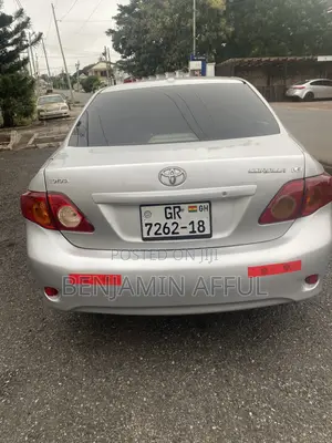 Toyota Corolla LE 4dr Sedan (1.8L 4cyl 4A) 2010 Silver
