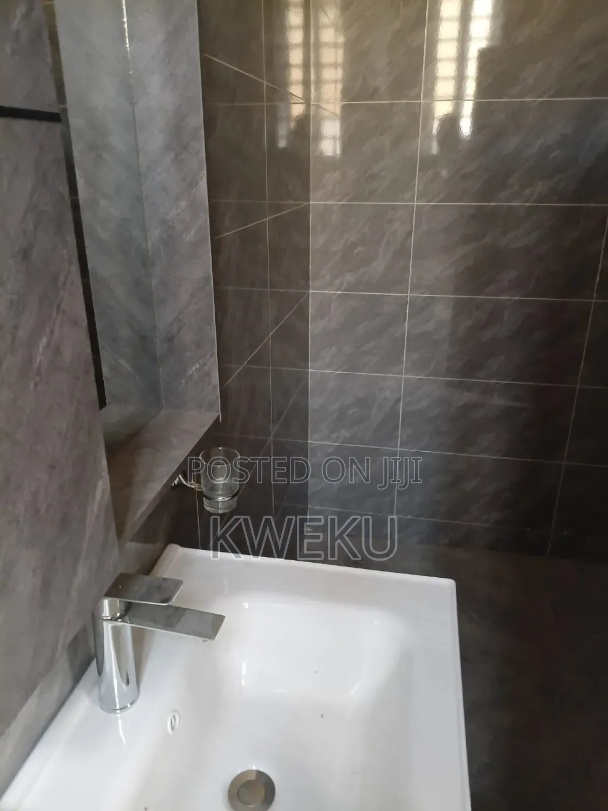 2bdrm Apartment in Seedovproerties, Baatsona Total for sale