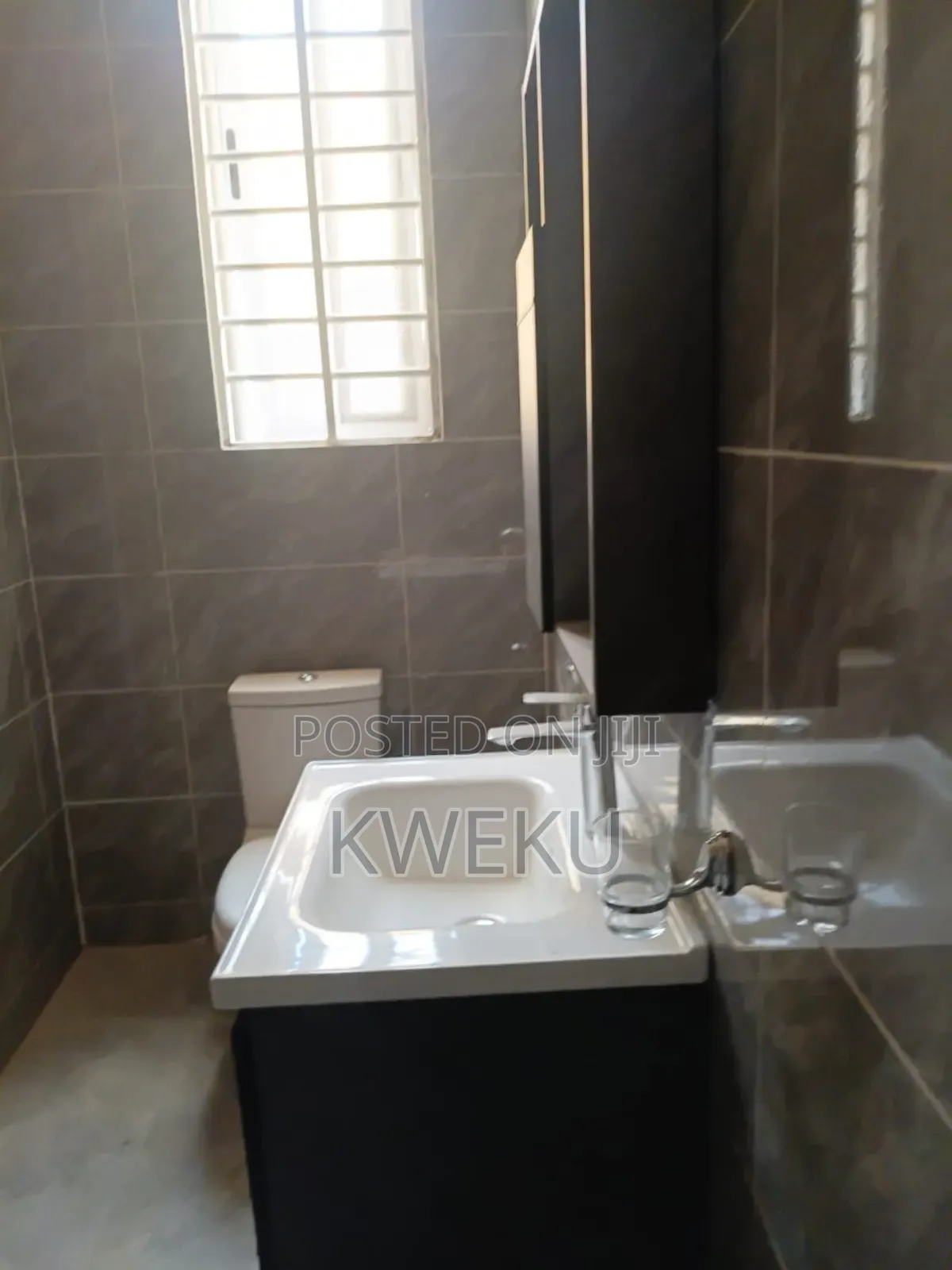 2bdrm Apartment in Seedovproerties, Baatsona Total for sale