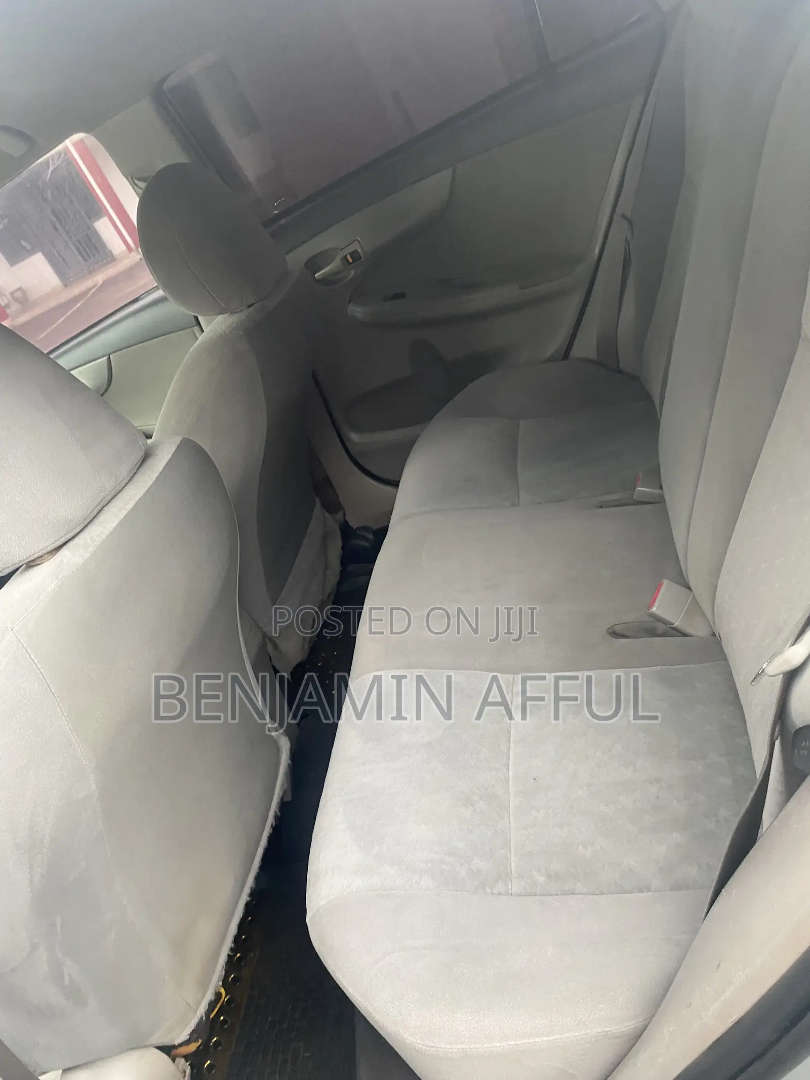 Toyota Corolla LE 4dr Sedan (1.8L 4cyl 4A) 2010 Silver