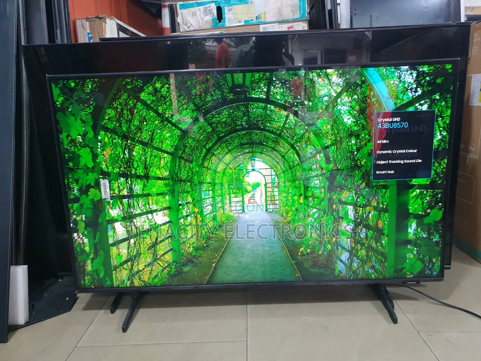 43"airslim Samsung Crystal Uhd HDR 4k Smart Satellite TV