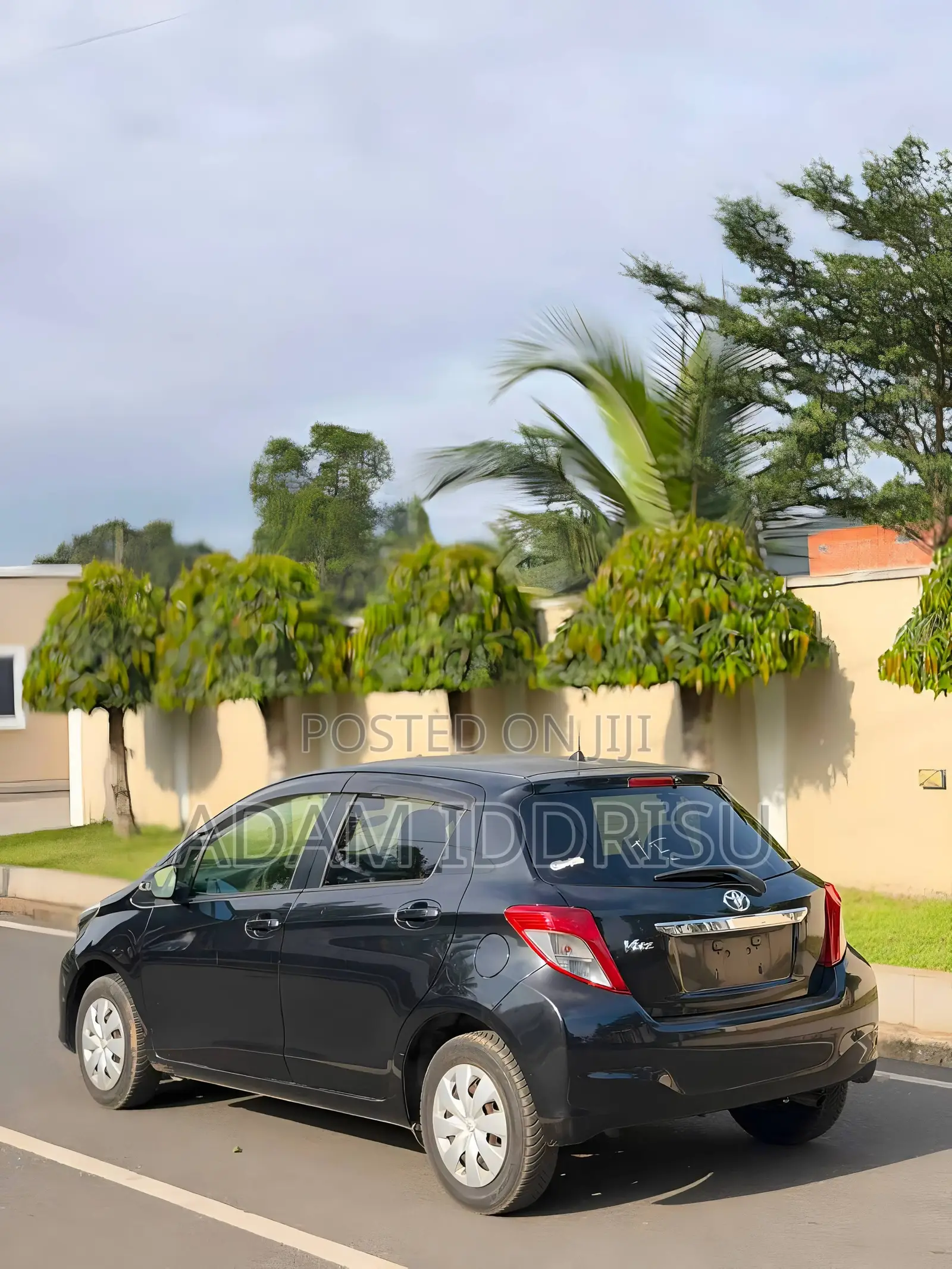 Toyota Vitz 2012 Black