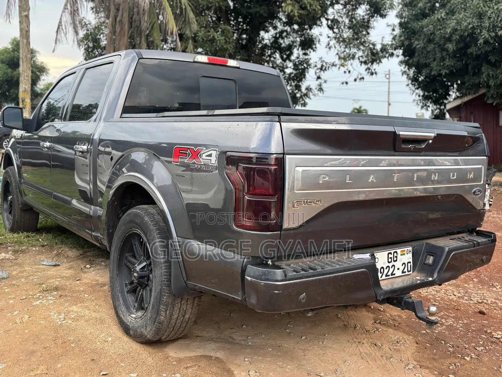 Ford F-150 Platinum 4x4 SuperCrew Cab Styleside 5.5 ft. box 145 in. WB