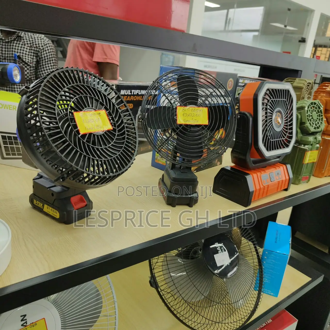 Less Price Yet High Standard Cordless Rechargeable Portable Desk-Fan