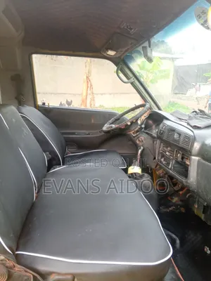 Hyundai H-100 2002 Yellow