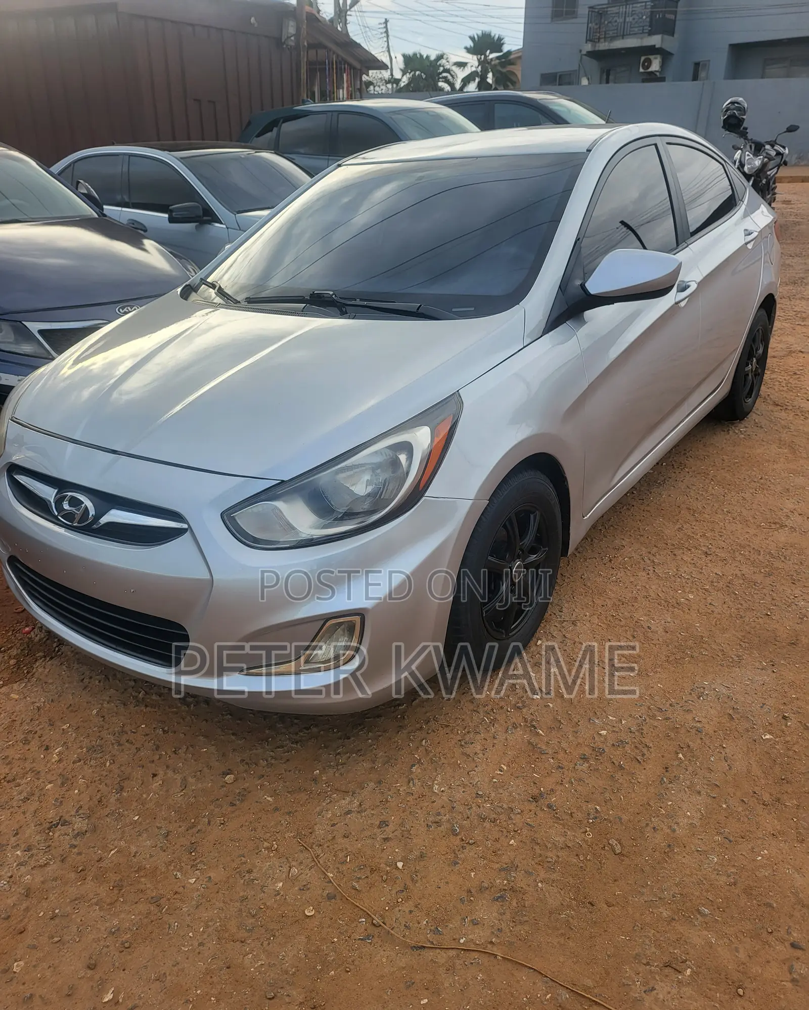 Hyundai Accent SE 4dr Hatchback (1.6L 4cyl 6A) 2014 Silver
