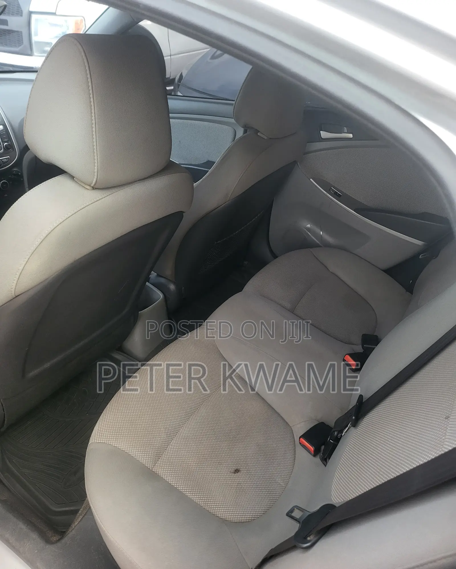 Hyundai Accent SE 4dr Hatchback (1.6L 4cyl 6A) 2014 Silver