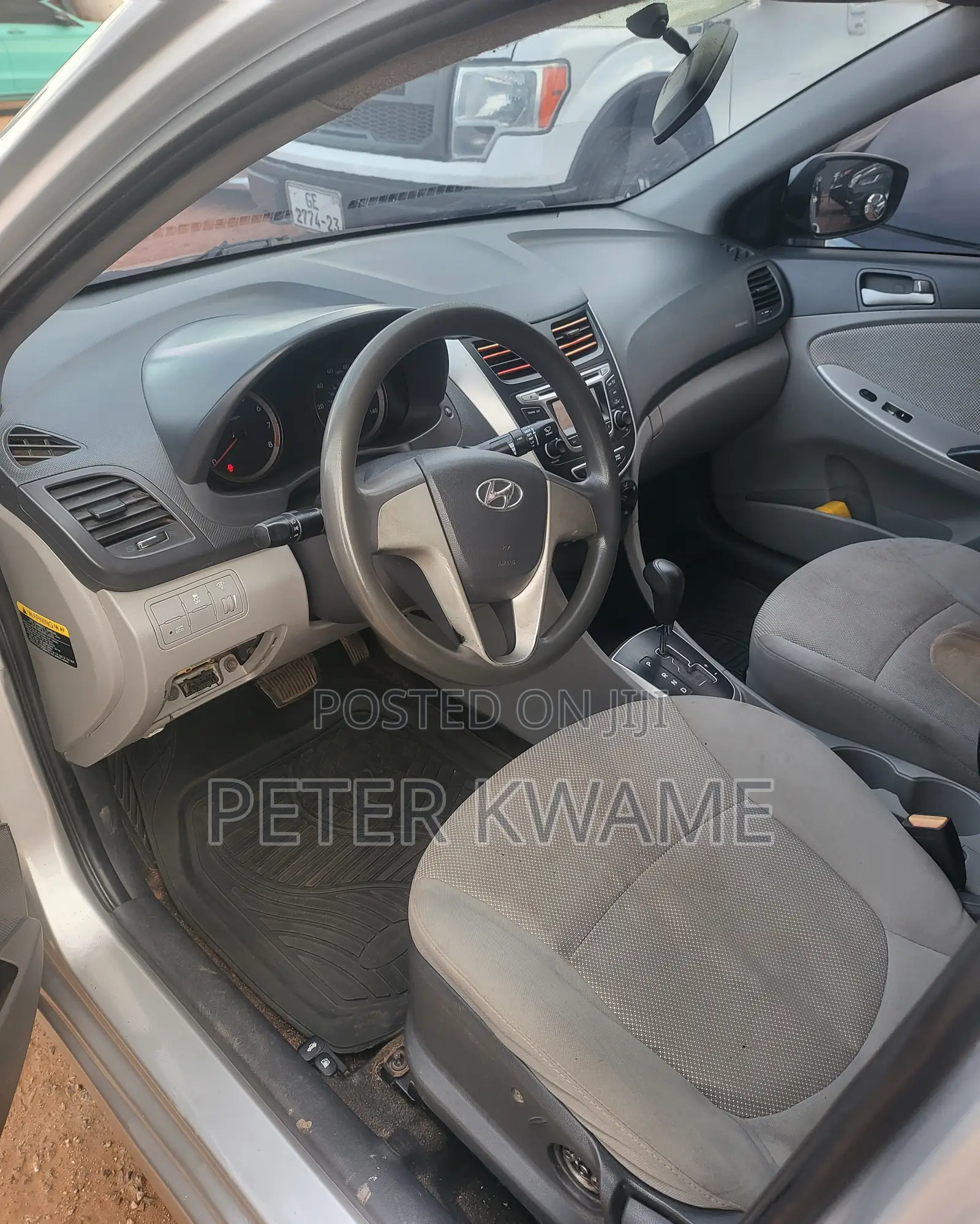 Hyundai Accent SE 4dr Hatchback (1.6L 4cyl 6A) 2014 Silver