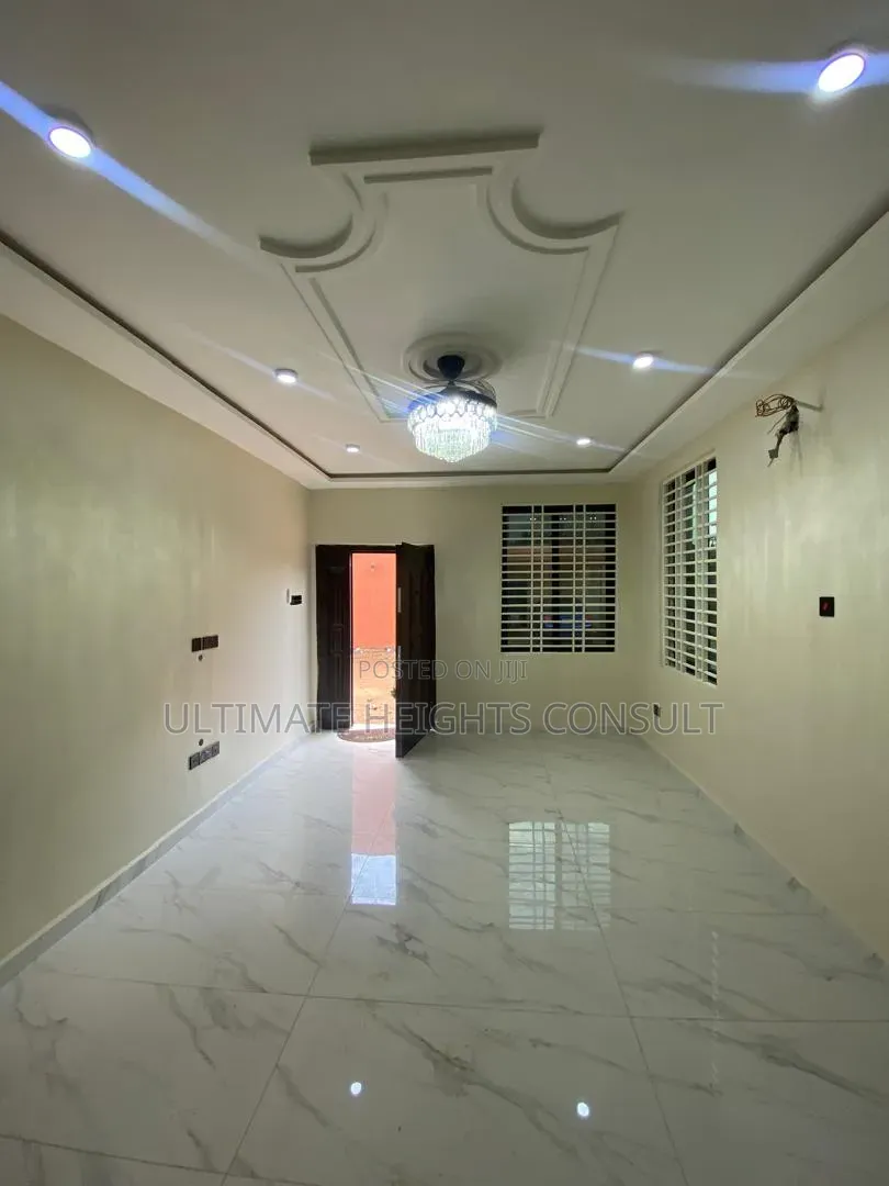 2bdrm House in Asofa, Ofankor for sale