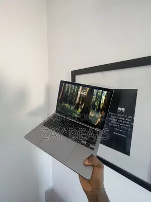 Laptop Apple MacBook Pro 2020 8GB Intel Core i5 SSD 256GB