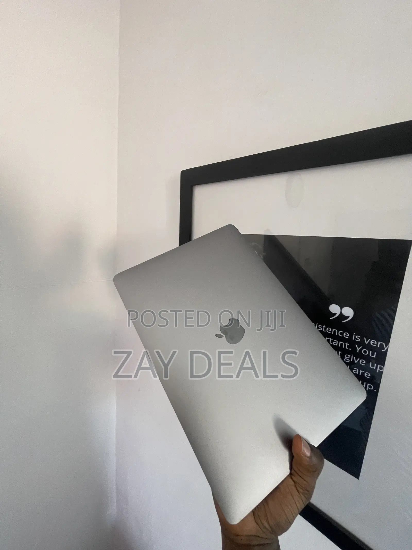 Laptop Apple MacBook Pro 2020 8GB Intel Core i5 SSD 256GB