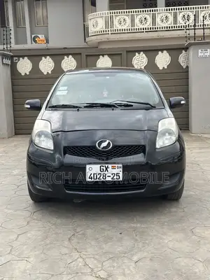 Toyota Vitz 1.3 AWD 5dr 2010 Black