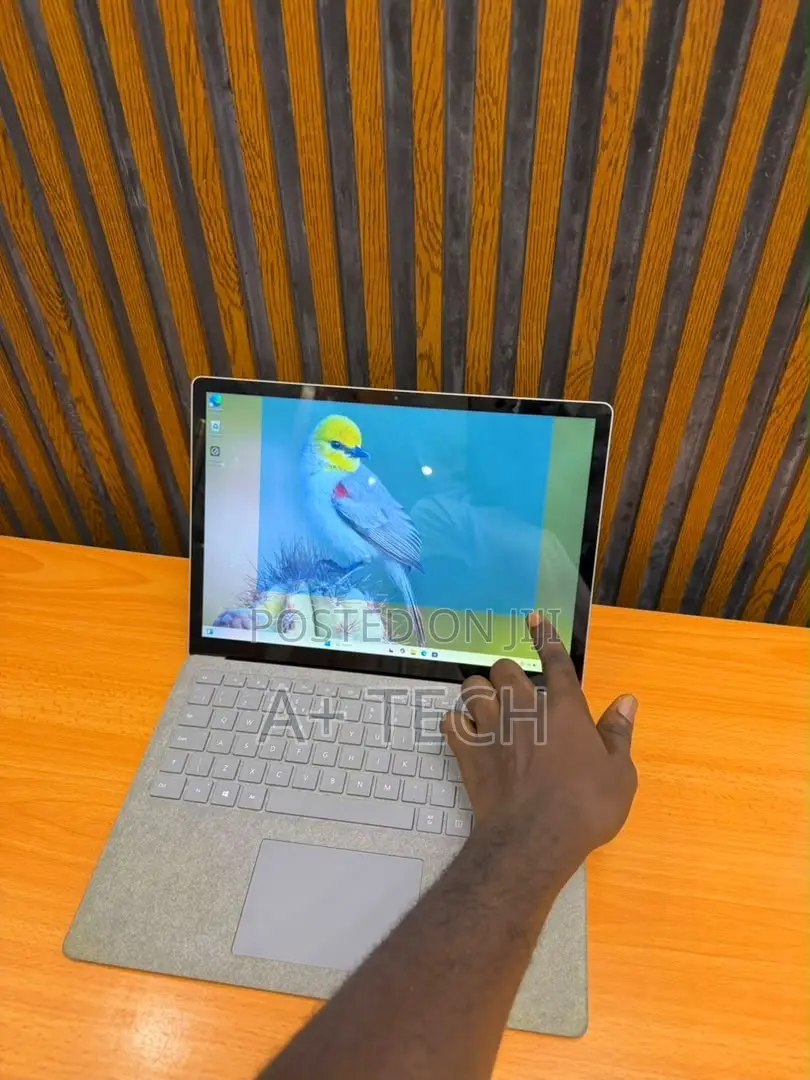 New Laptop Microsoft Surface Laptop 3 8GB Intel Core i5 SSD 256GB