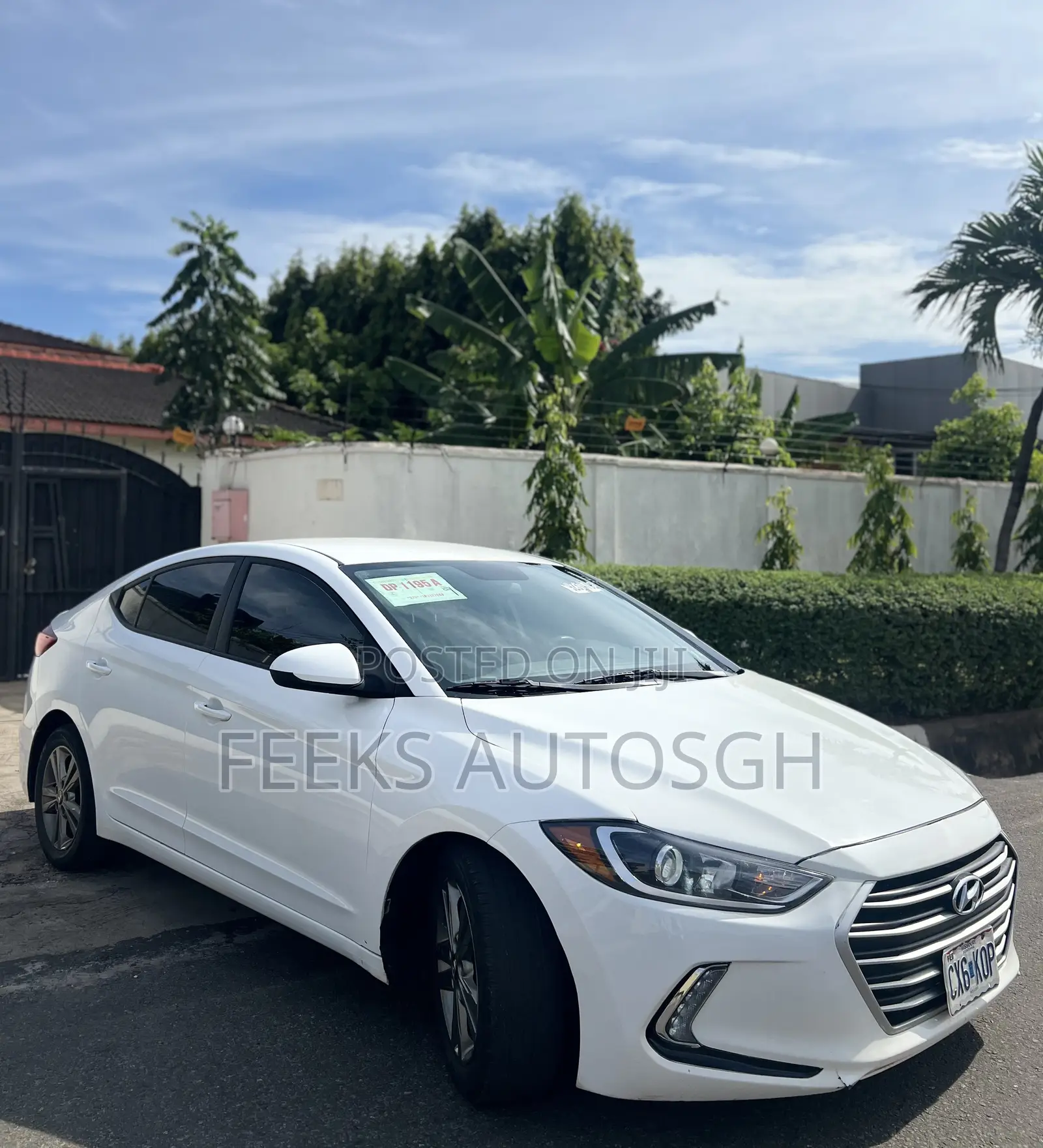 Hyundai Elantra SE Sedan FWD (2.0L 4cyl 6M) 2017 White