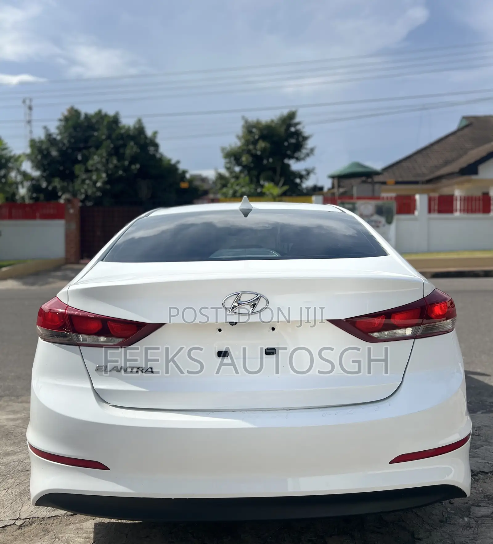 Hyundai Elantra SE Sedan FWD (2.0L 4cyl 6M) 2017 White