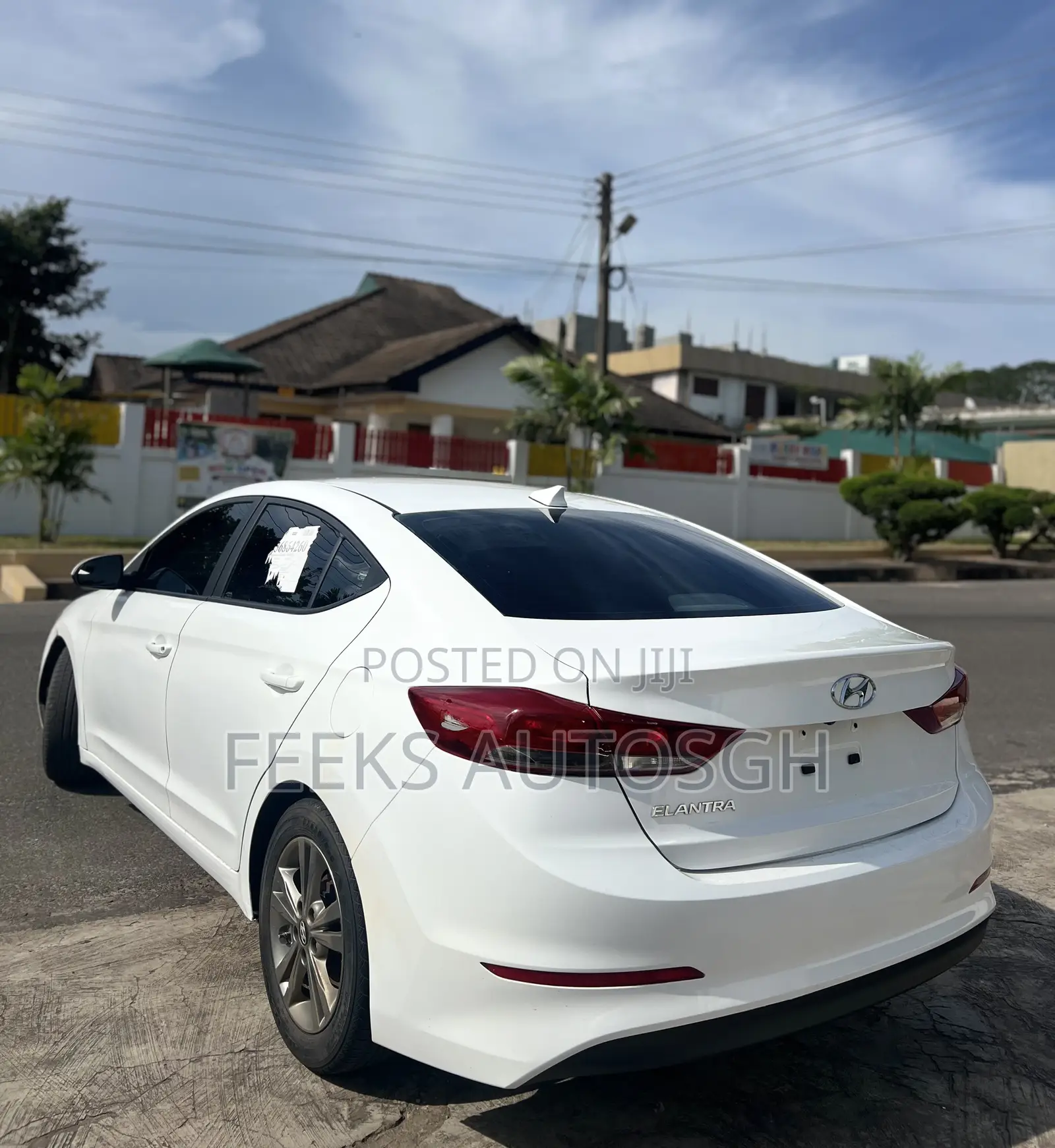 Hyundai Elantra SE Sedan FWD (2.0L 4cyl 6M) 2017 White