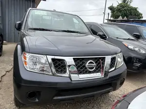 Nissan Frontier SV 4dr King Cab 6.1 ft. SB (2.5L 4cyl 5M) 2015 Gray