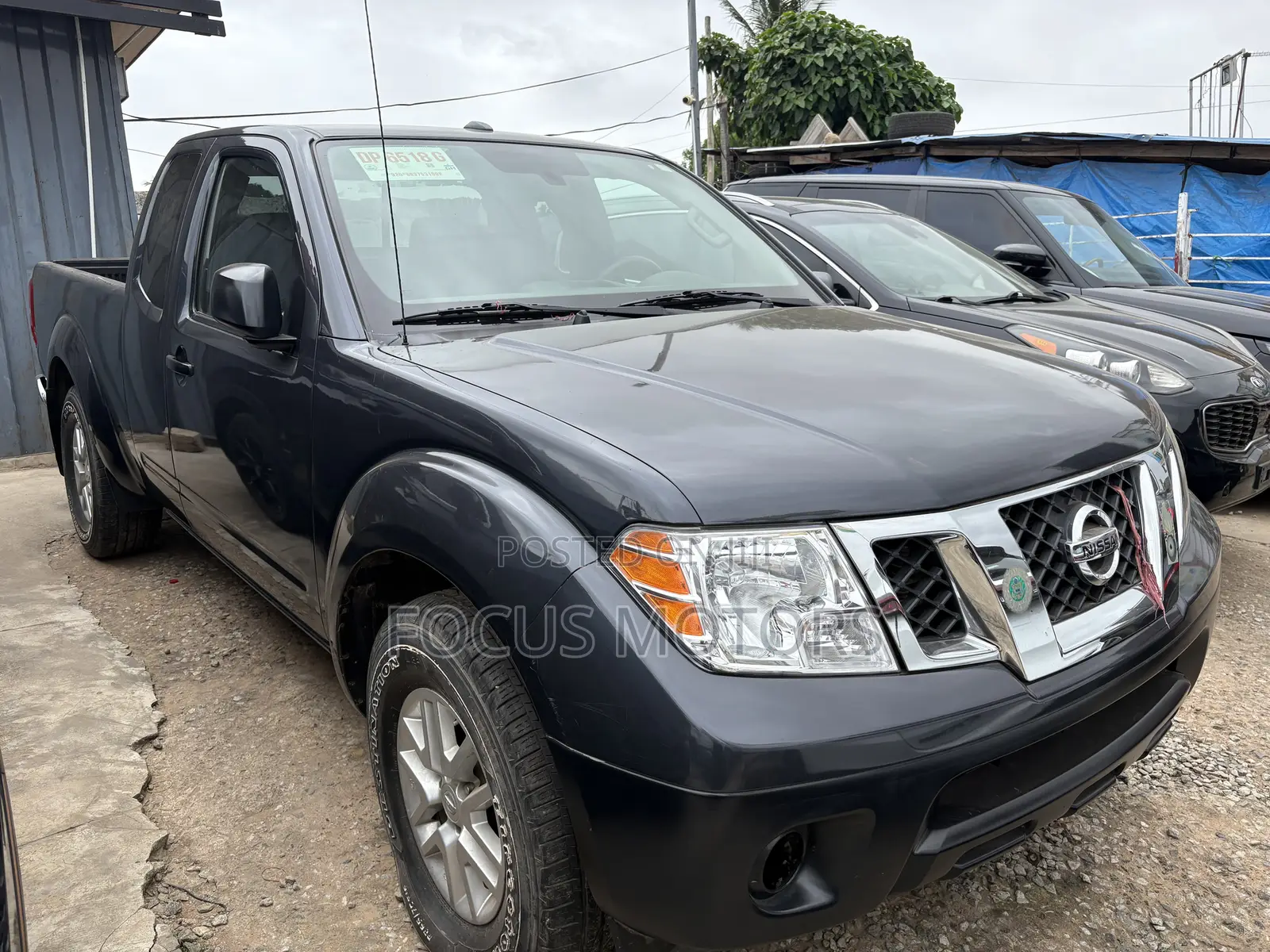 Nissan Frontier SV 4dr King Cab 6.1 ft. SB (2.5L 4cyl 5M) 2015 Gray