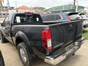 Nissan Frontier SV 4dr King Cab 6.1 ft. SB (2.5L 4cyl 5M) 2015 Gray