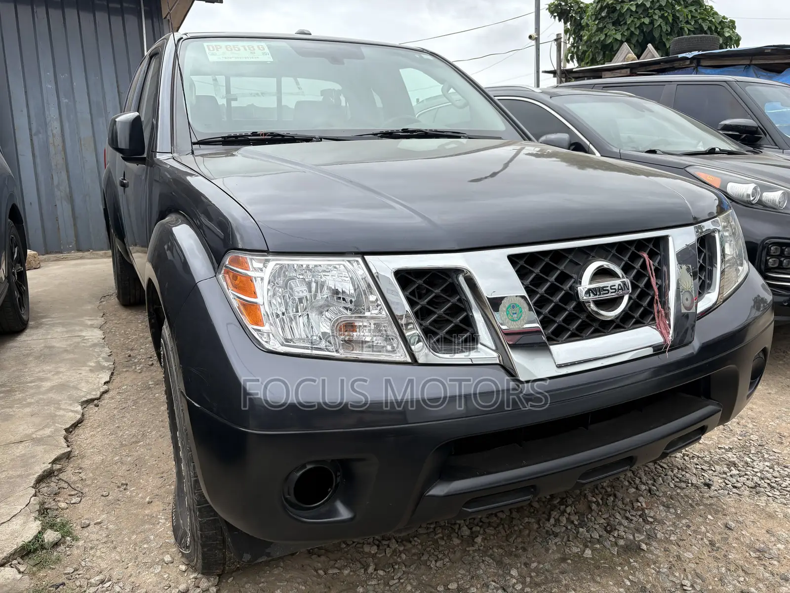 Nissan Frontier SV 4dr King Cab 6.1 ft. SB (2.5L 4cyl 5M) 2015 Gray