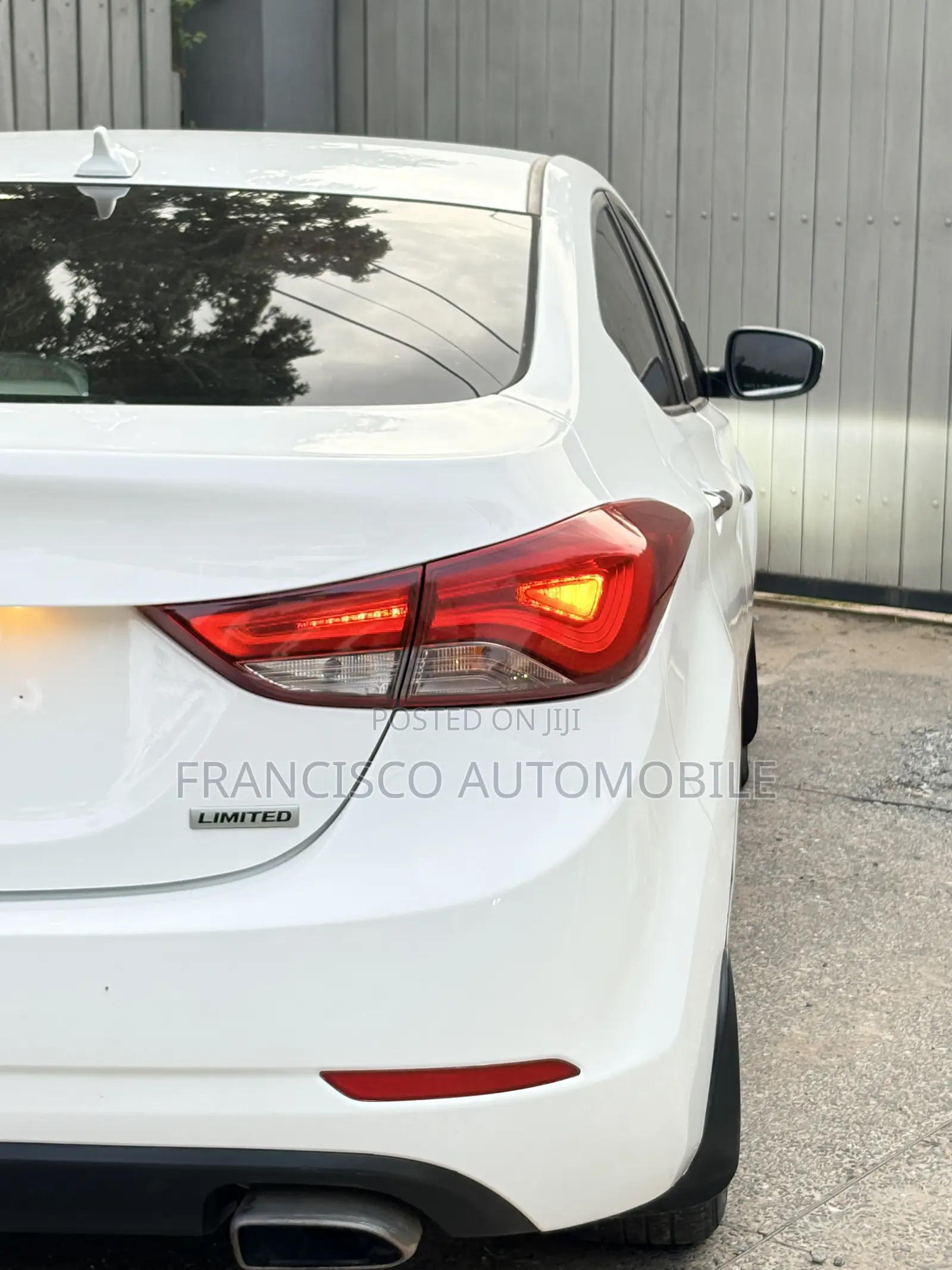 Hyundai Elantra Limited Sedan FWD (1.8L 4cyl 6A) 2016 White