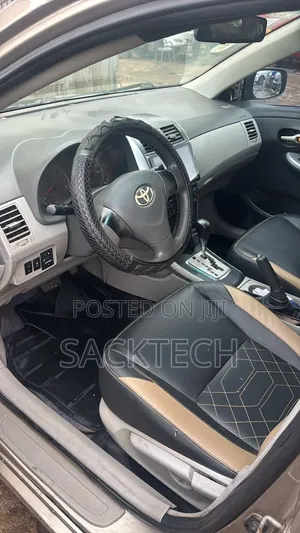 Toyota Corolla 2010 Gold