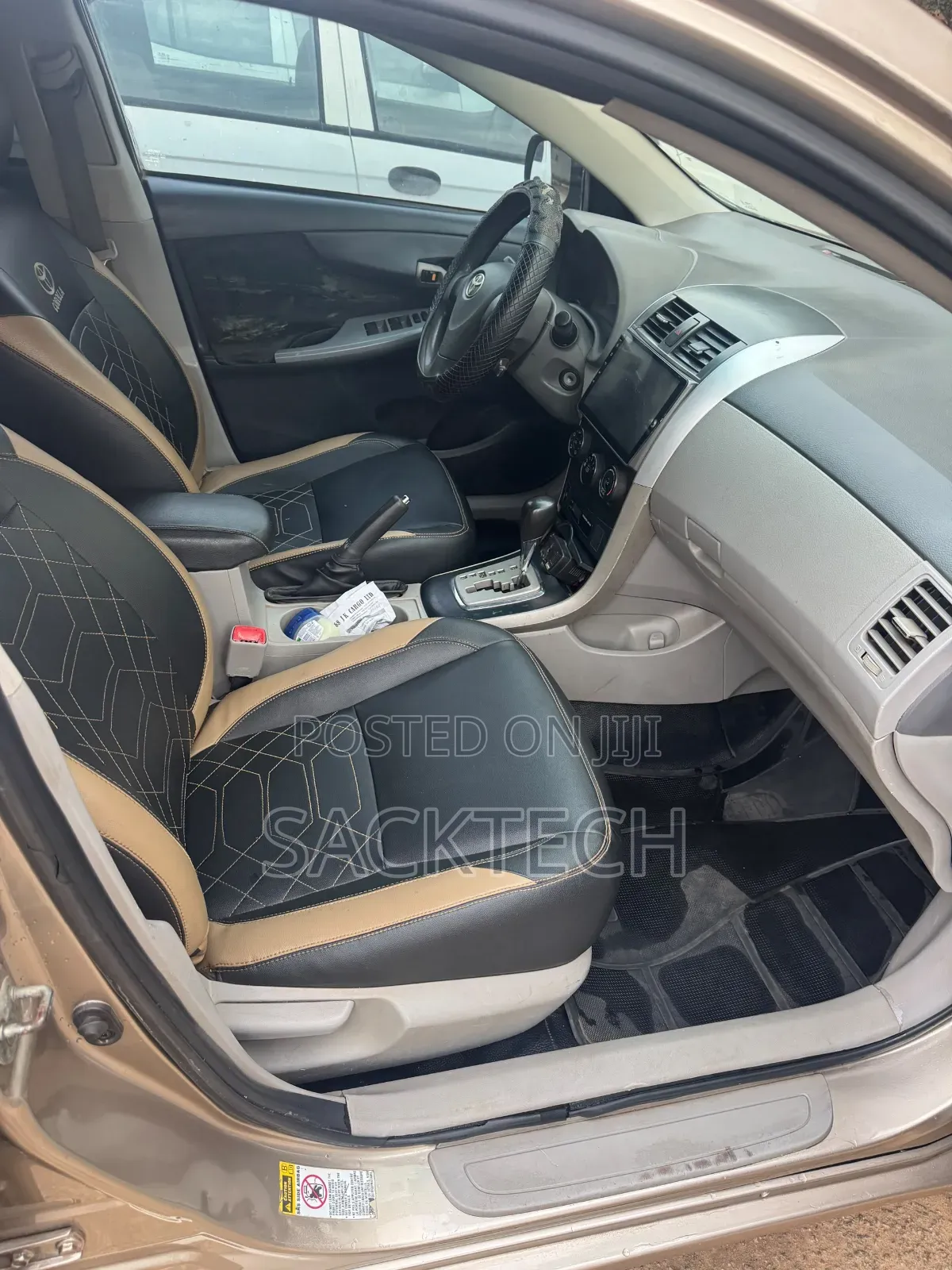 Toyota Corolla 2010 Gold