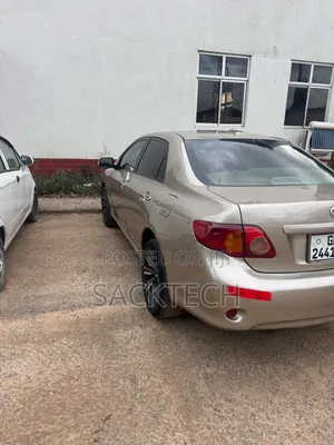 Toyota Corolla 2010 Gold