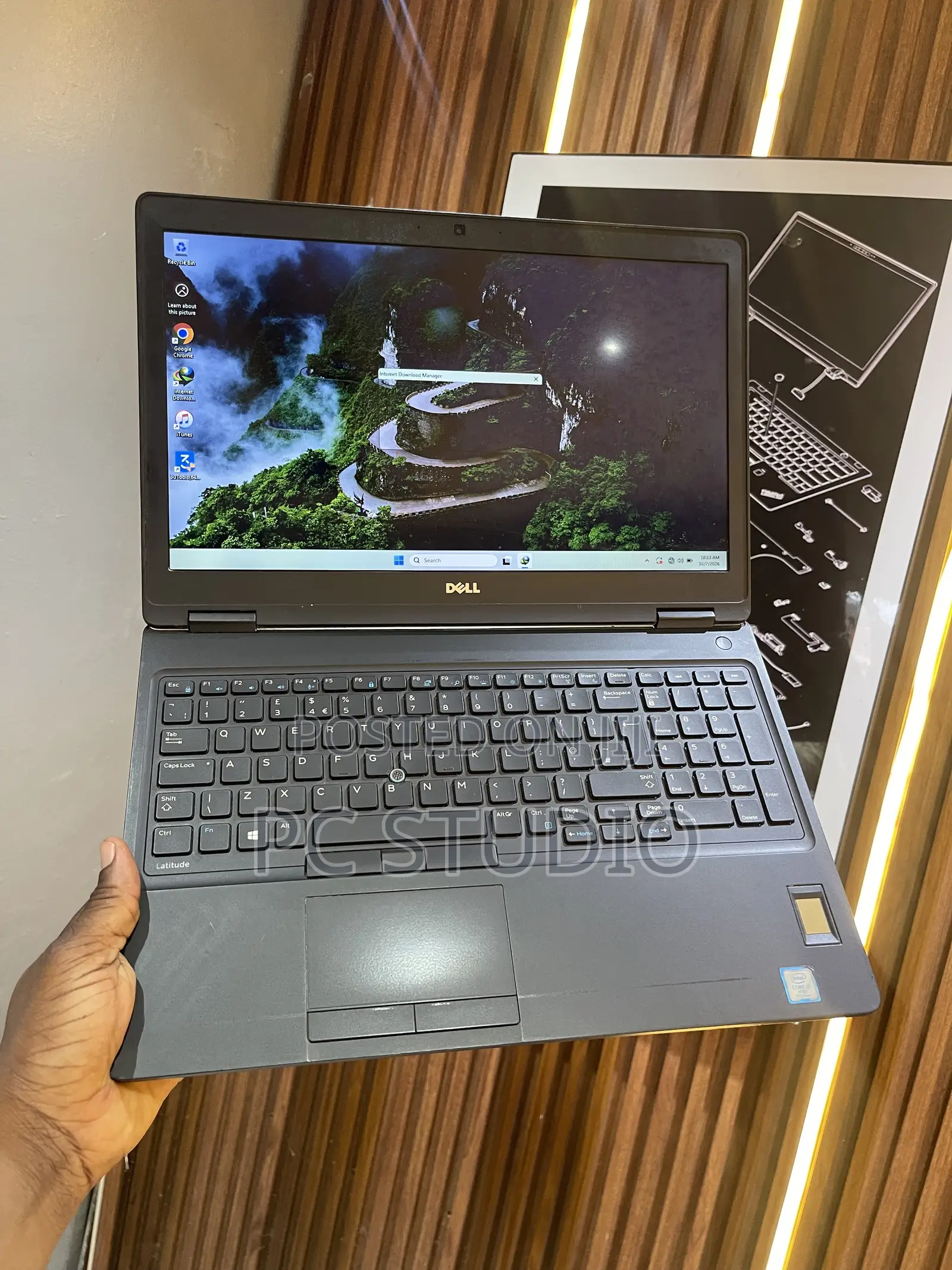 Laptop Dell Latitude 15 5580 4GB Intel Core i5 SSHD (Hybrid) 128GB