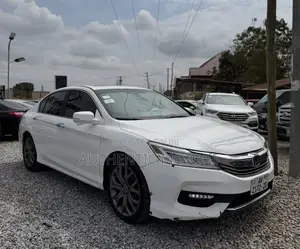 Honda Accord Sport 4dr Sedan FWD (2.4L 4cyl 2A) 2016 White