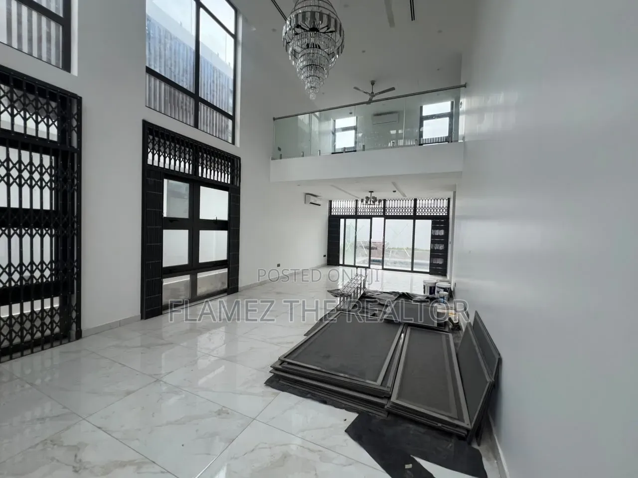 4bdrm House in Labone, Coffee Shop Area for rent