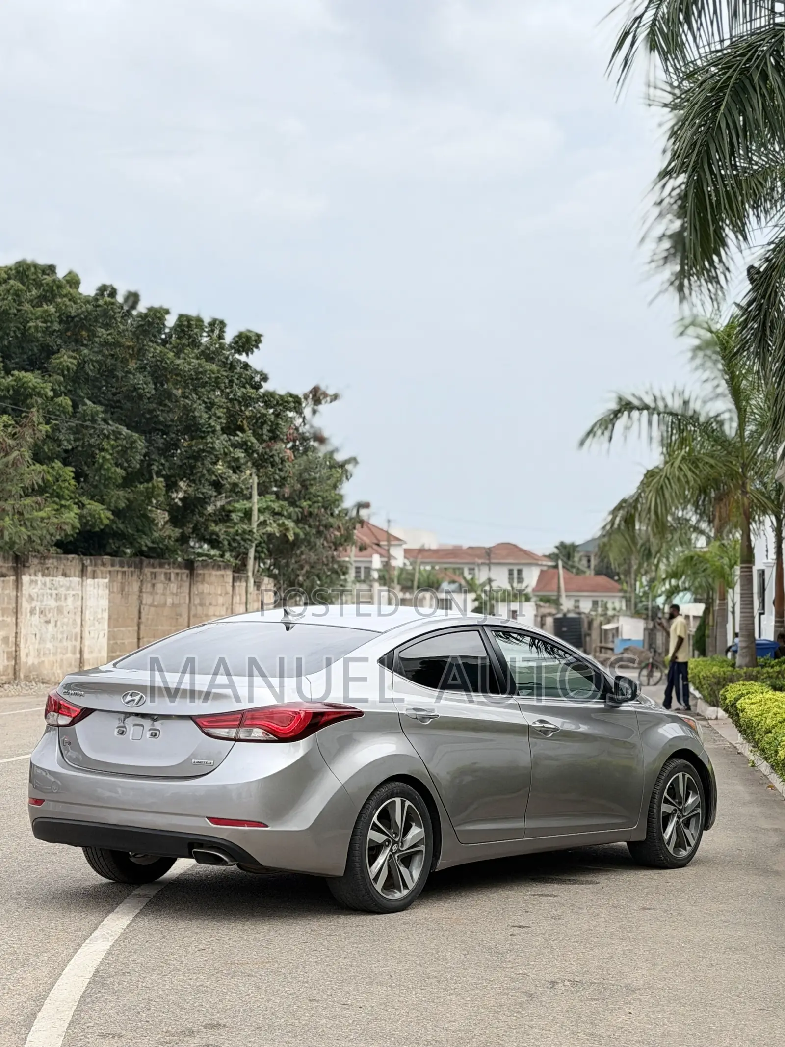 Hyundai Elantra Limited Sedan FWD (1.8L 4cyl 6A) 2016 Gray