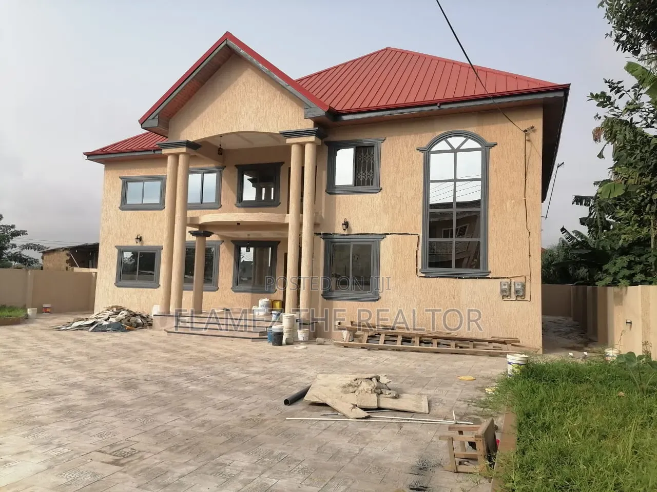 6bdrm Apartment in Sapeiman, Amasaman for sale