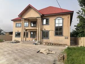 6bdrm Apartment in Sapeiman, Amasaman for sale