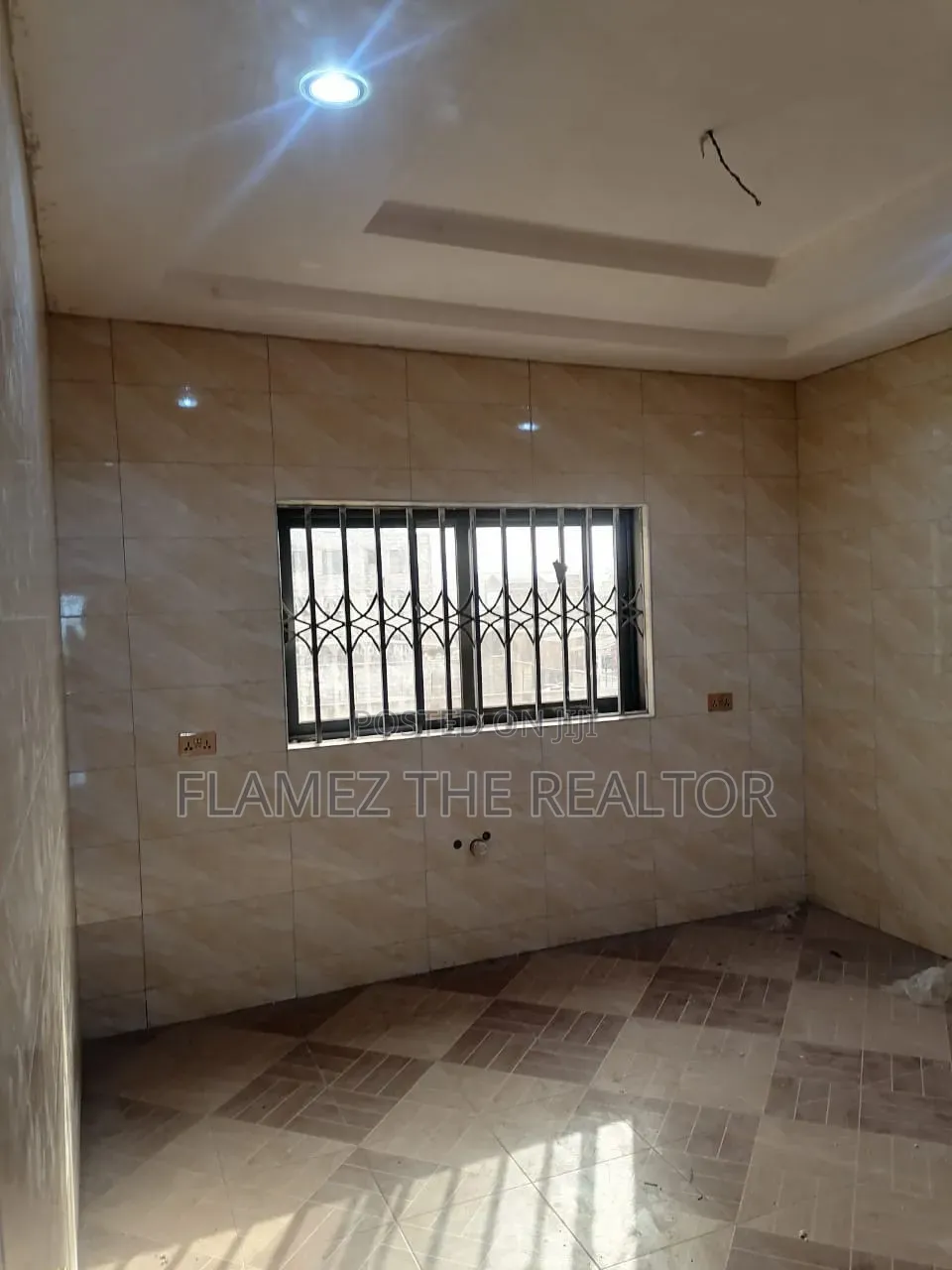6bdrm Apartment in Sapeiman, Amasaman for sale