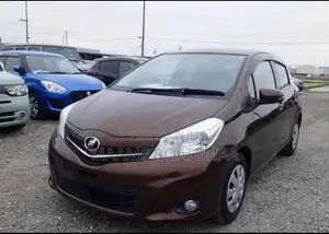 Toyota Vitz 1.3 FWD 5dr 2012 Brown