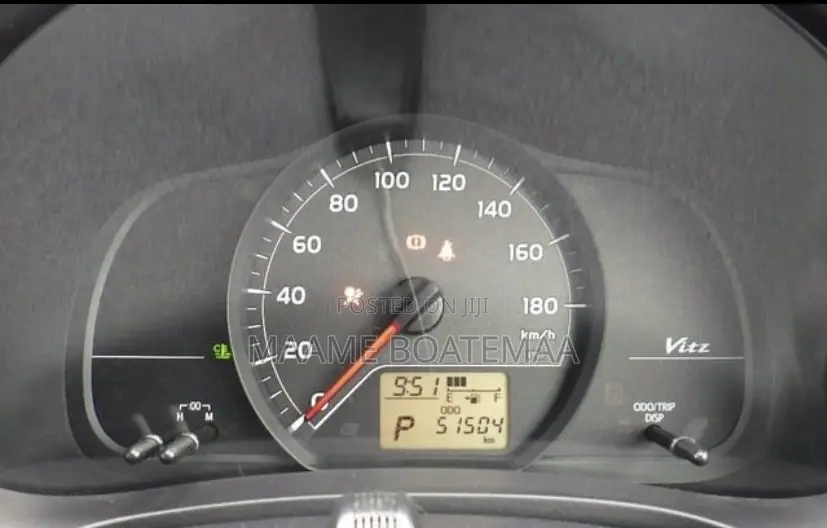 Toyota Vitz 1.3 FWD 5dr 2012 Brown