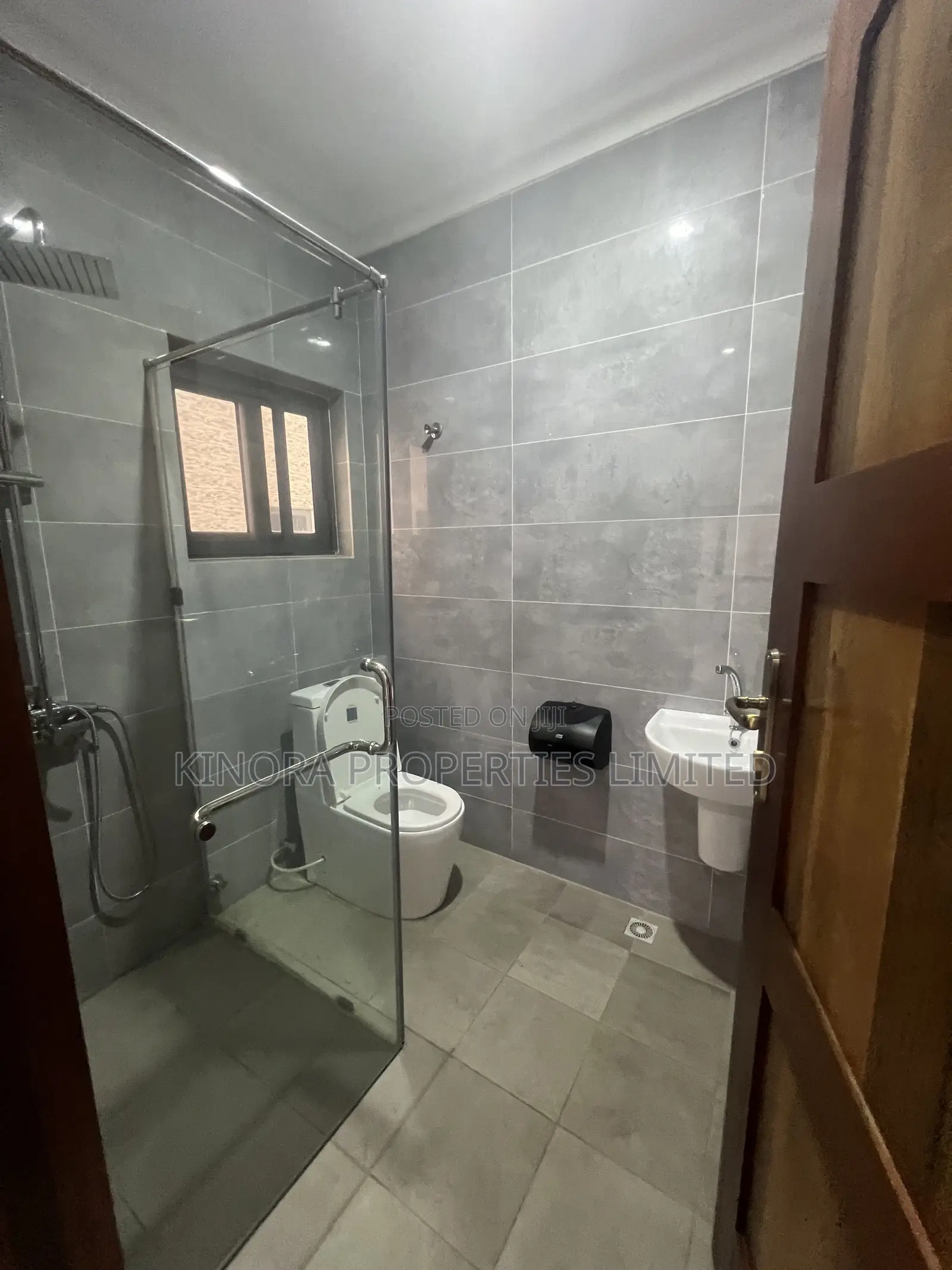 4bdrm Duplex in Ability Down for rent