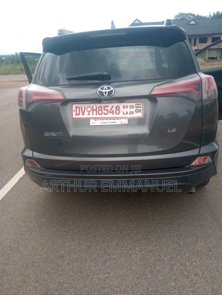Toyota RAV4 LE FWD (2.5L 4cyl 6A) 2017 Gray